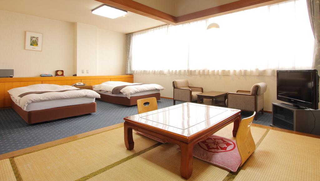Kasugai View Hotel Fuefuki Extérieur photo