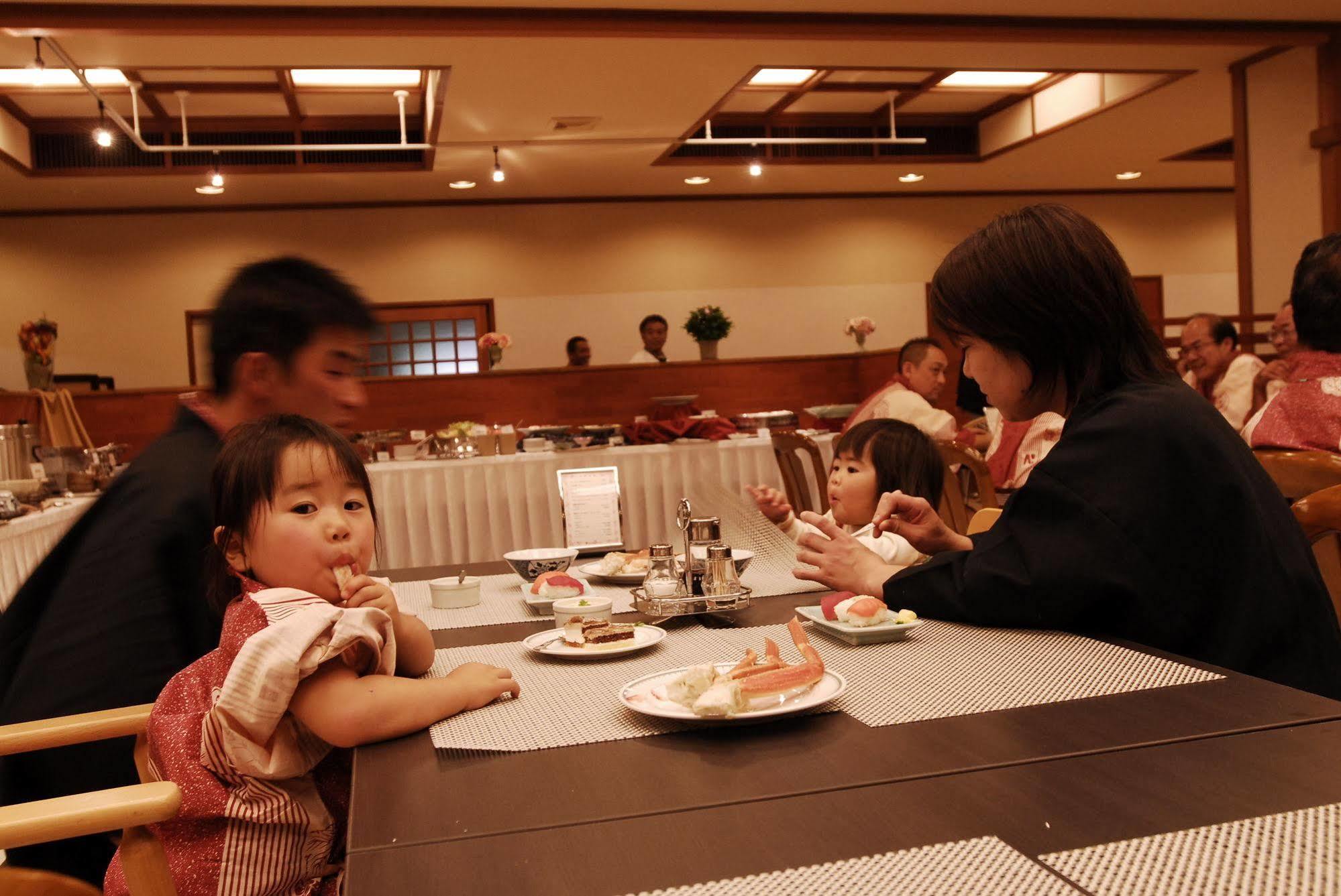Kasugai View Hotel Fuefuki Extérieur photo