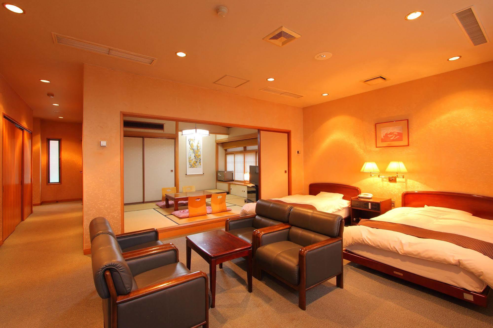 Kasugai View Hotel Fuefuki Extérieur photo