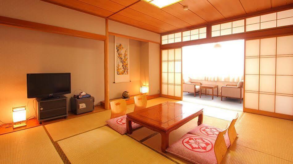 Kasugai View Hotel Fuefuki Extérieur photo